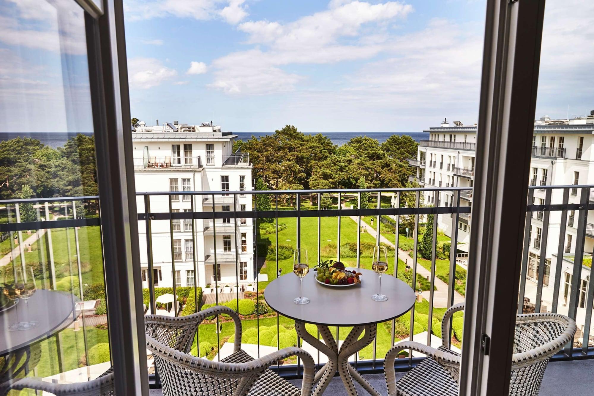 Steigenberger Grandhotel & Spa Heringsdorf Exterior foto View from the balcony of a suite